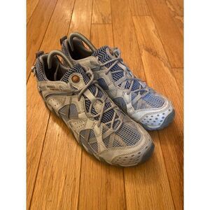 Merrell, women's athletic vibram laced sneakers size 9